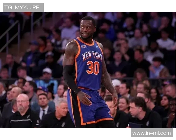 兰德尔表现出色13投7中砍下19分7篮板三分球命中率高达75